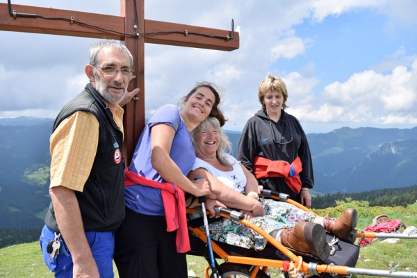 Christian, Camille, Corinne et Béa au sommet du Pravouta