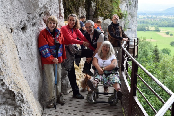Corinne, Camille, Christian et Béa à la sortie de la Grotte basse Saint-christophe